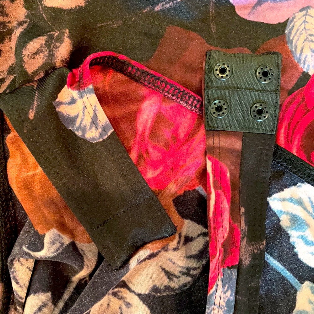 NWT (M) kimono bodysuit with Tiger silver horse shoe ruchedbust fitted Dawn rose - Picture 12 of 12